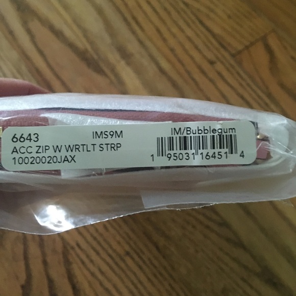 Brand new Lillie carryall and wallet in bubblegum - Picture 9 of 16